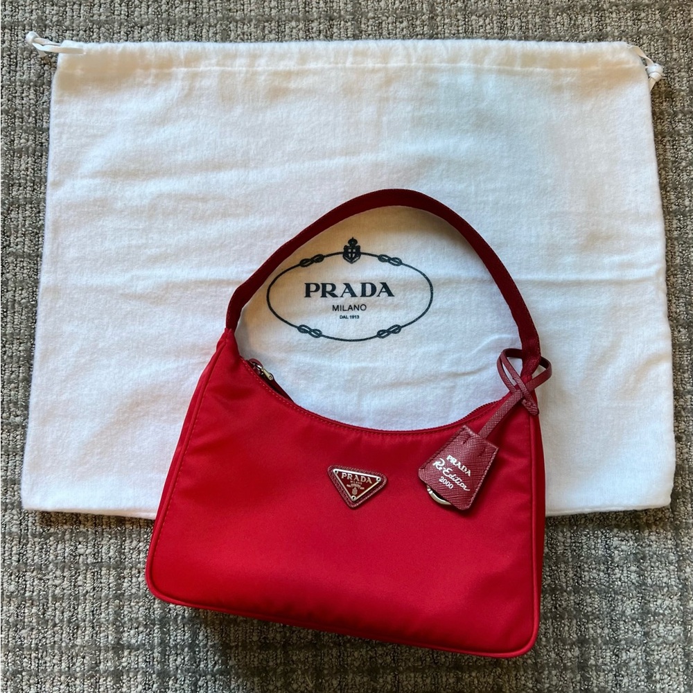 Prada Re-Edition 2000 Nylon Bag Rosso